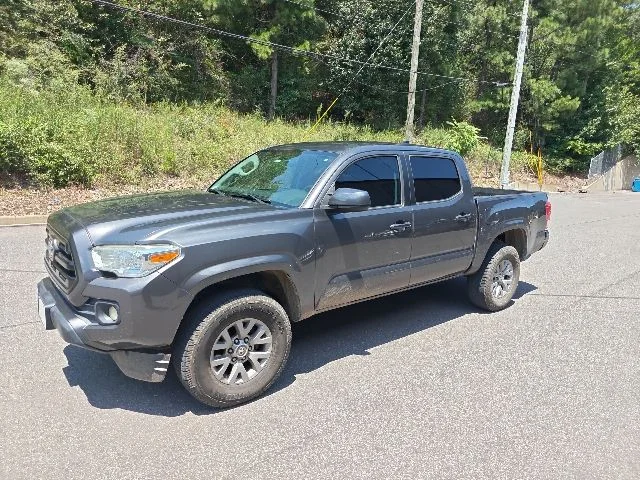 Used 2017  Toyota SR image 6