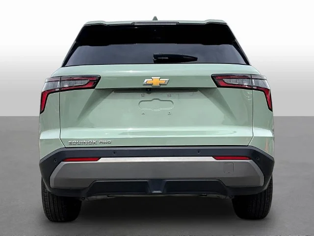 Used 2025 Green Chevrolet LT image 6