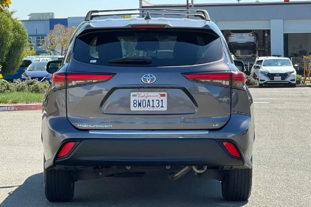 Used 2021 Gray Toyota LE image 5