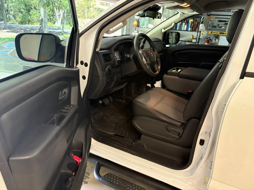 Used 2021 White Nissan S image 7