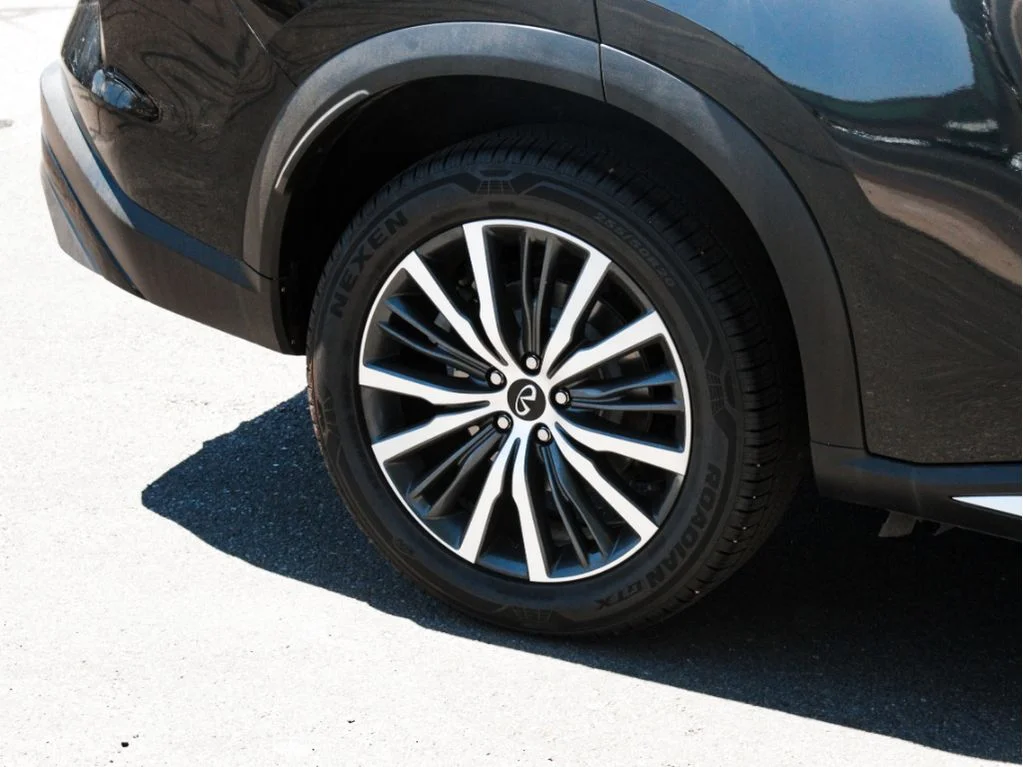 Used 2024 Mineral Black INFINITI SENSORY image 4