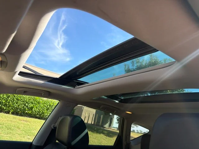 Used 2014 Gray Nissan SL image 10