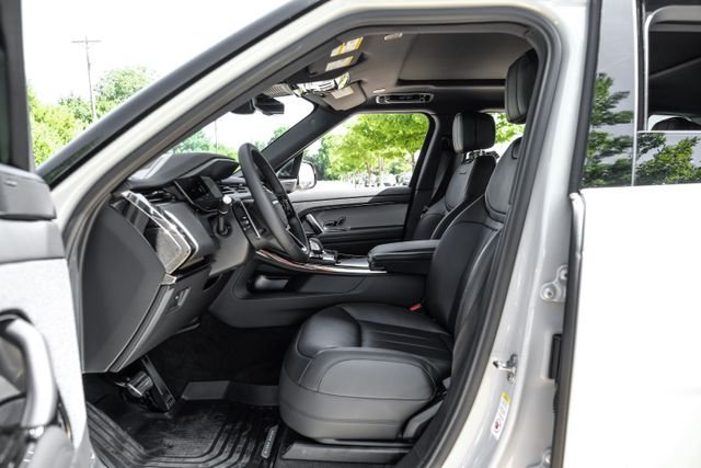 New 2026  Land Rover Dynamic SE image 4