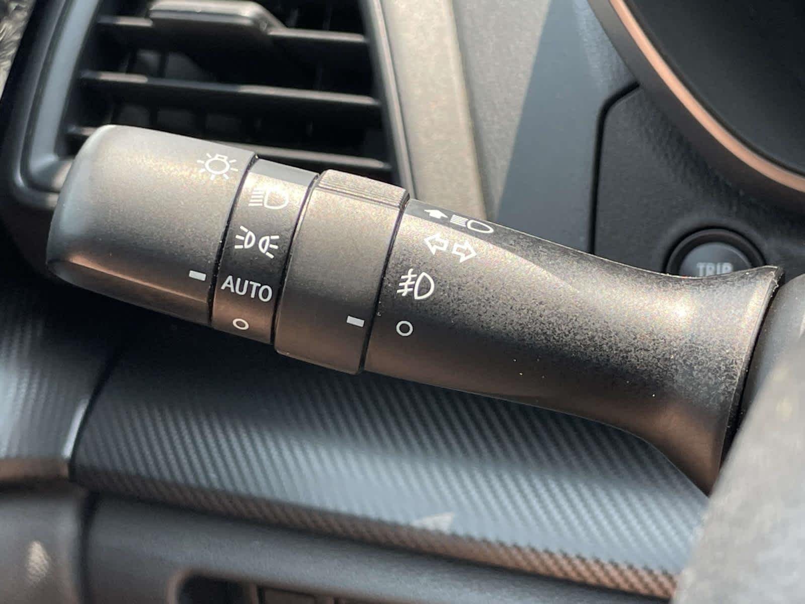 Used 2019 Ice Silver Metallic Subaru Premium image 33