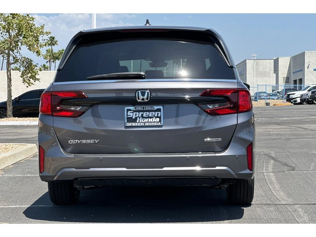 New 2026 Modern Steel Metallic Honda Touring image 5