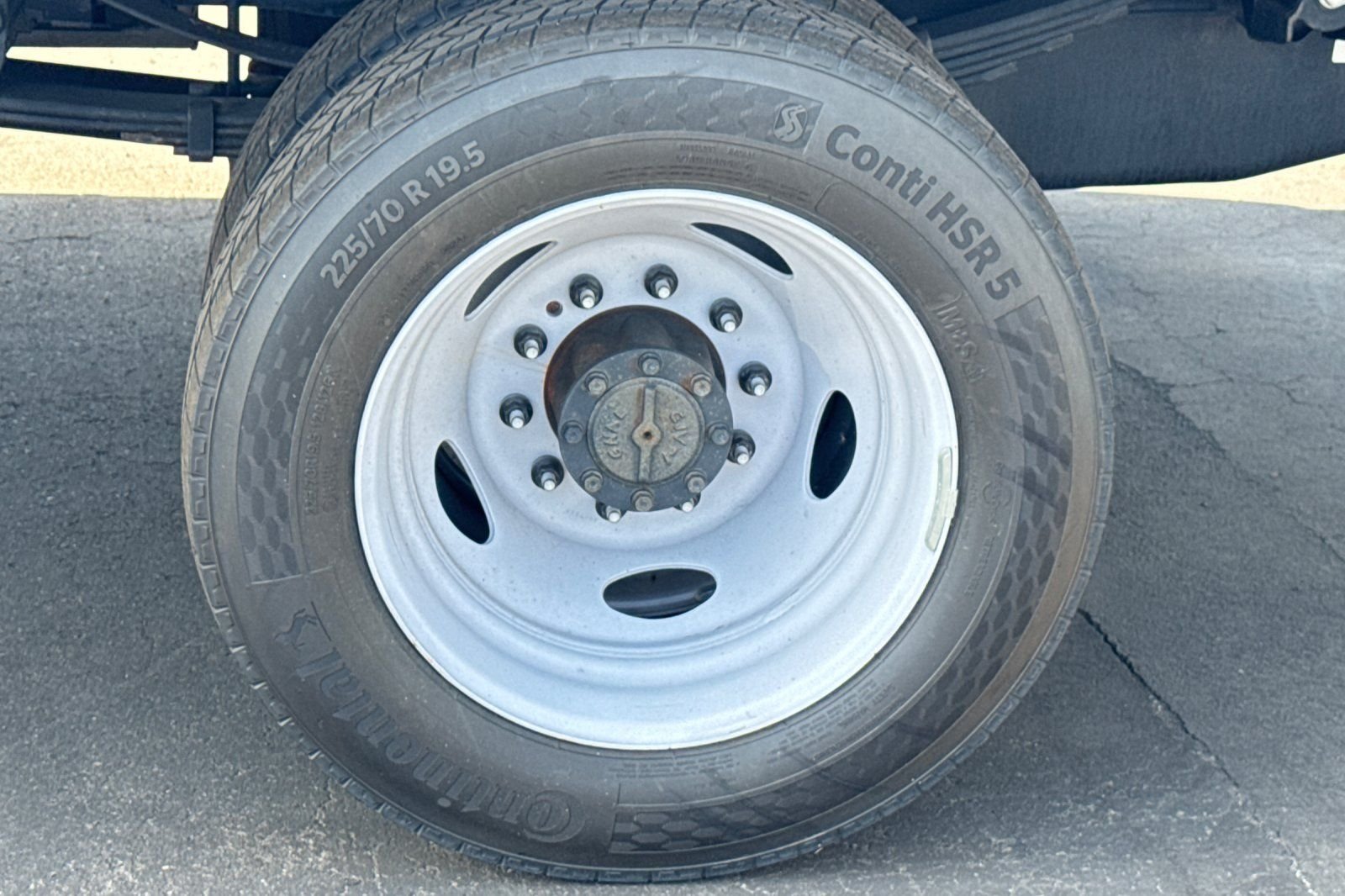 2024 Ford F-550 Super Duty Chassis Cab XL - Photo 17