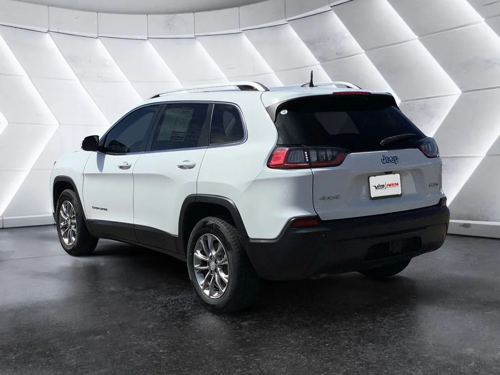 Used 2021 White Jeep Latitude Plus image 6