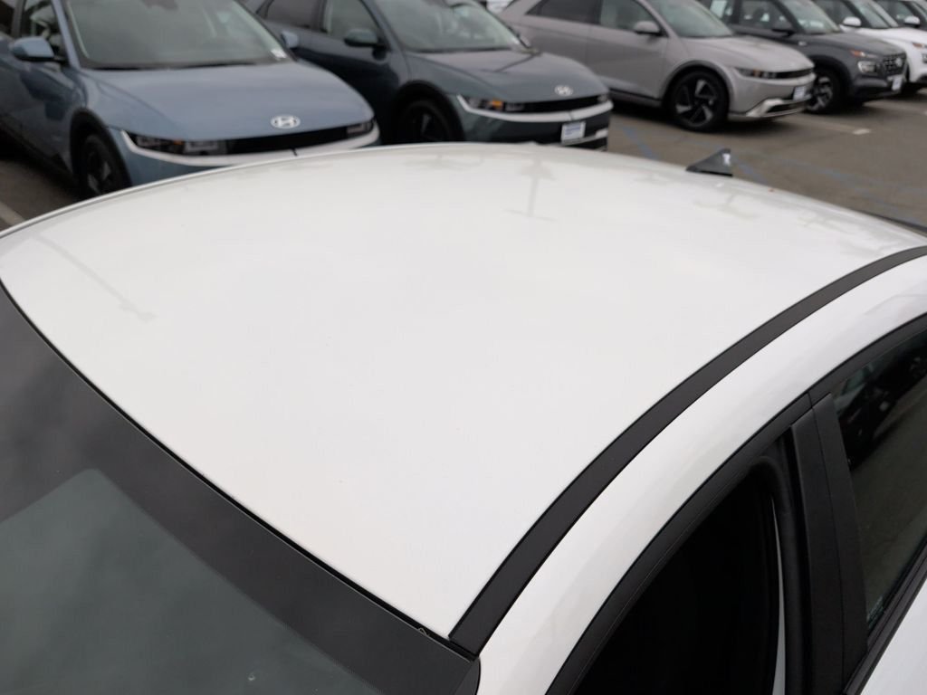 2025 Hyundai Elantra SEL - Photo 12