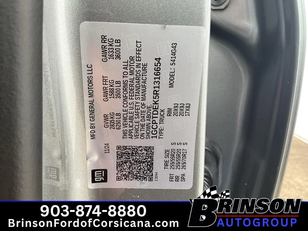 Used 2024 Sterling Gray Metallic Chevrolet 4WD Z71 image 31