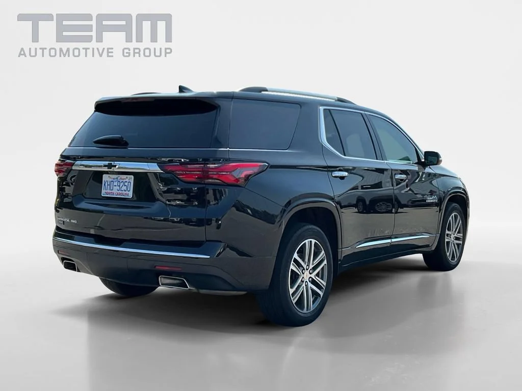 Used 2023 MOSAIC BLACK METALLIC Chevrolet High Country image 7