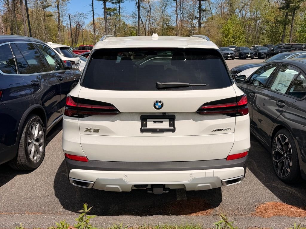 New 2026 Alpine White BMW xDrive40i image 4