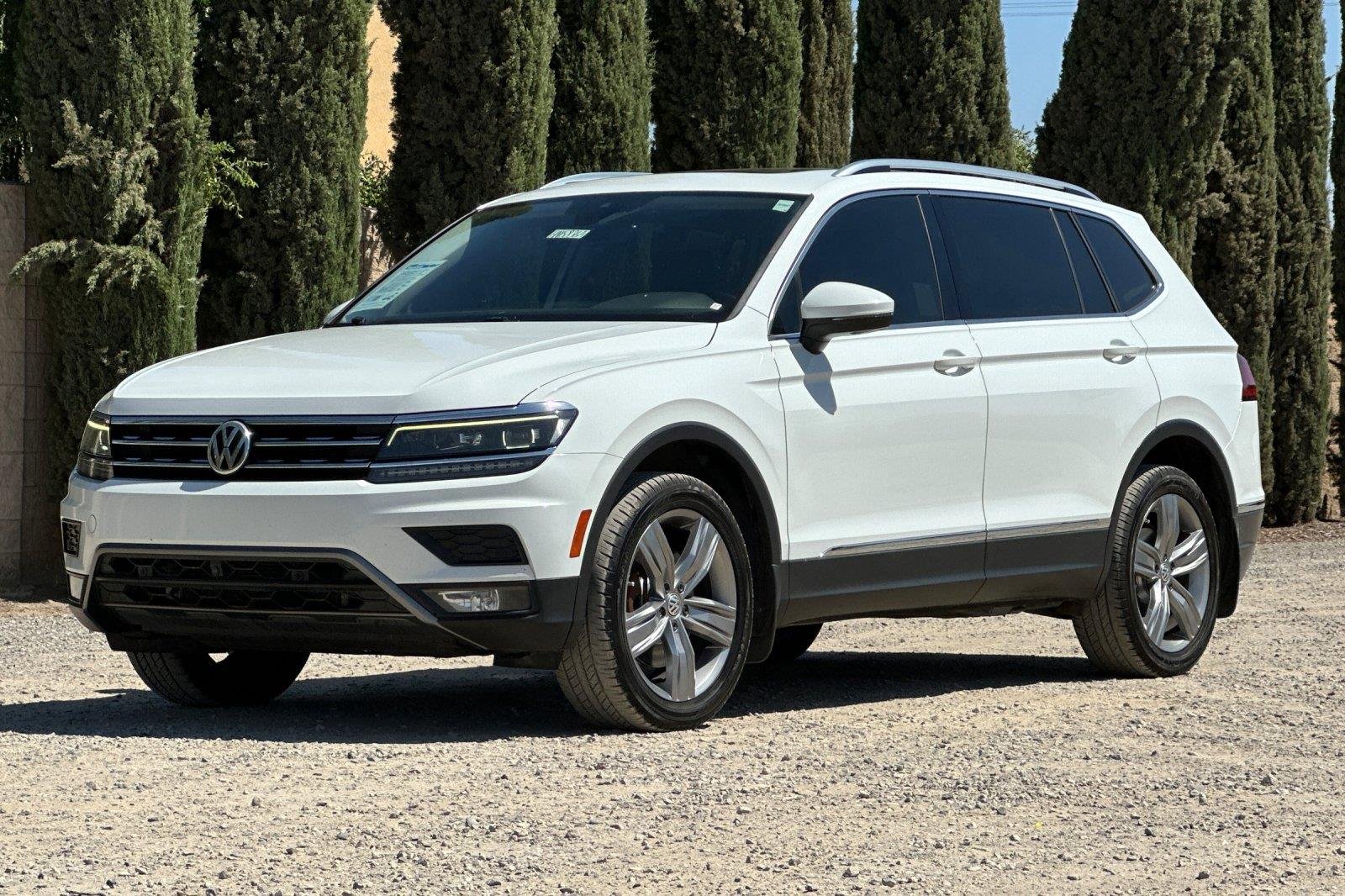 Used 2018 Pure White Volkswagen SEL Premium image 8