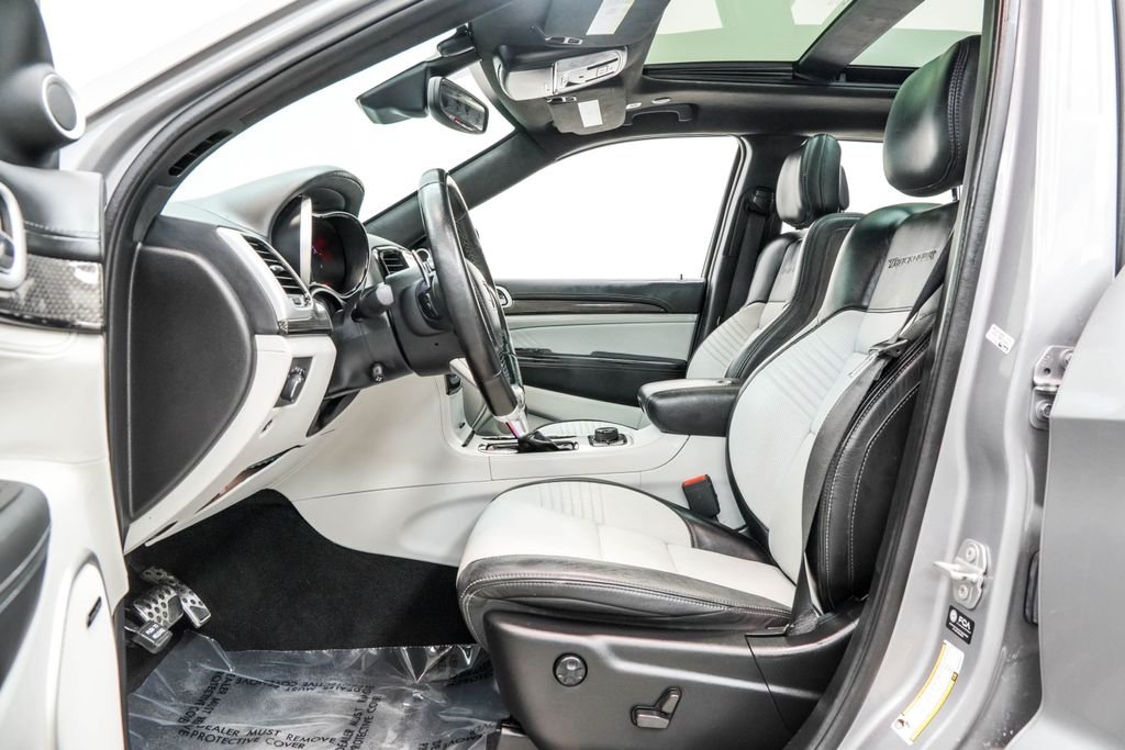 Used 2021 Silver Jeep Trackhawk image 16