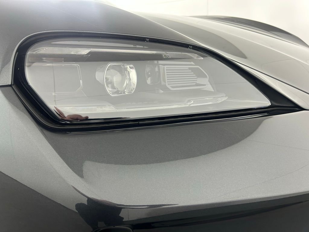 2025 Porsche Taycan S - Photo 15