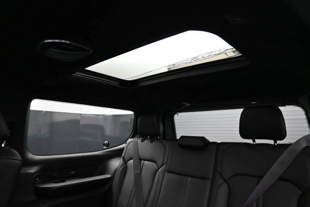 New 2026 Fathom Blue Pearl-Coat Exterior Paint (Late Availability) Jeep Limited Reserve image 39