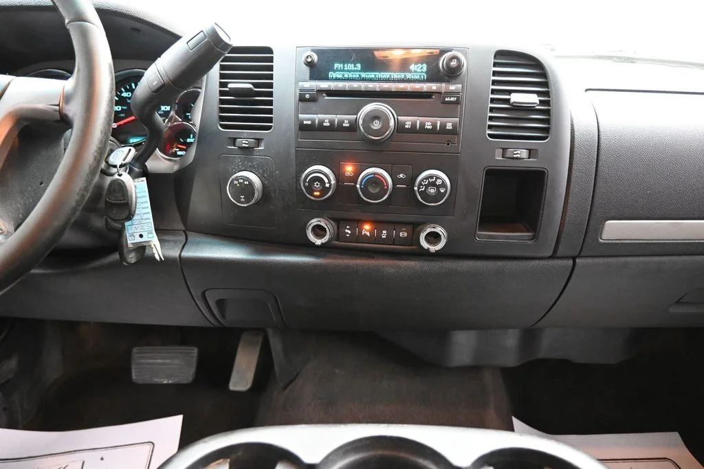 Used 2013 Red Chevrolet LT image 17