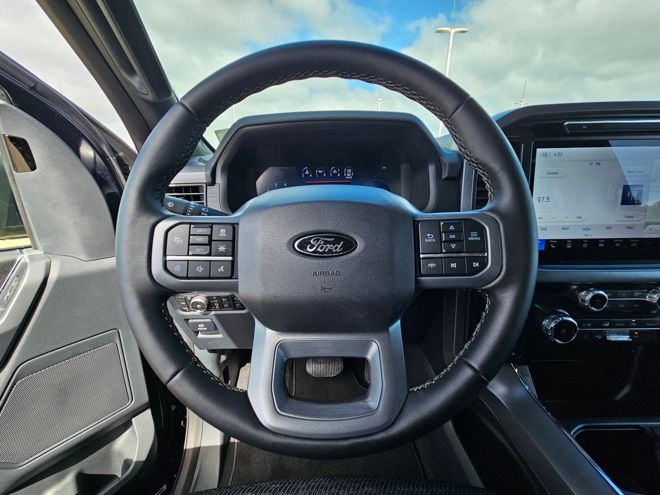 Used 2025 Blue Ford XLT image 14