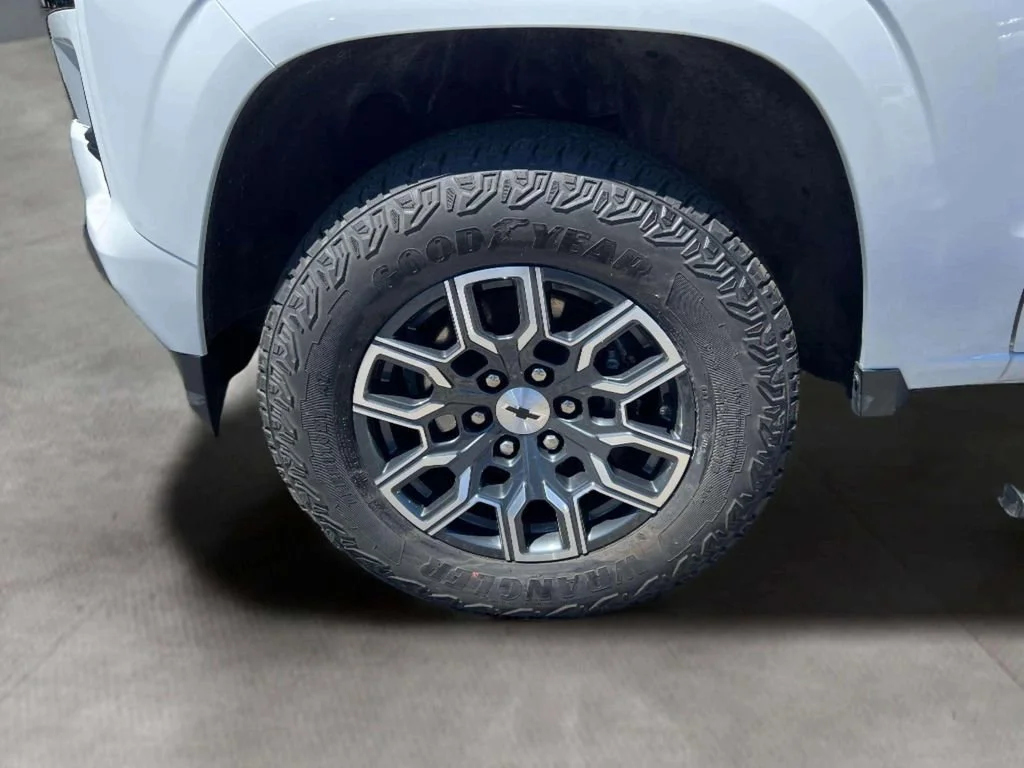 Certified Used 2023 Summit White Chevrolet Z71 image 7