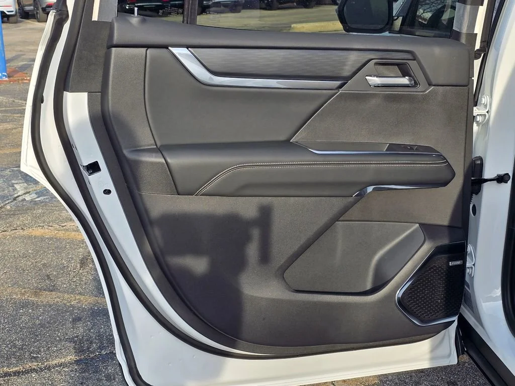 New 2026 Summit White GMC Elevation image 25