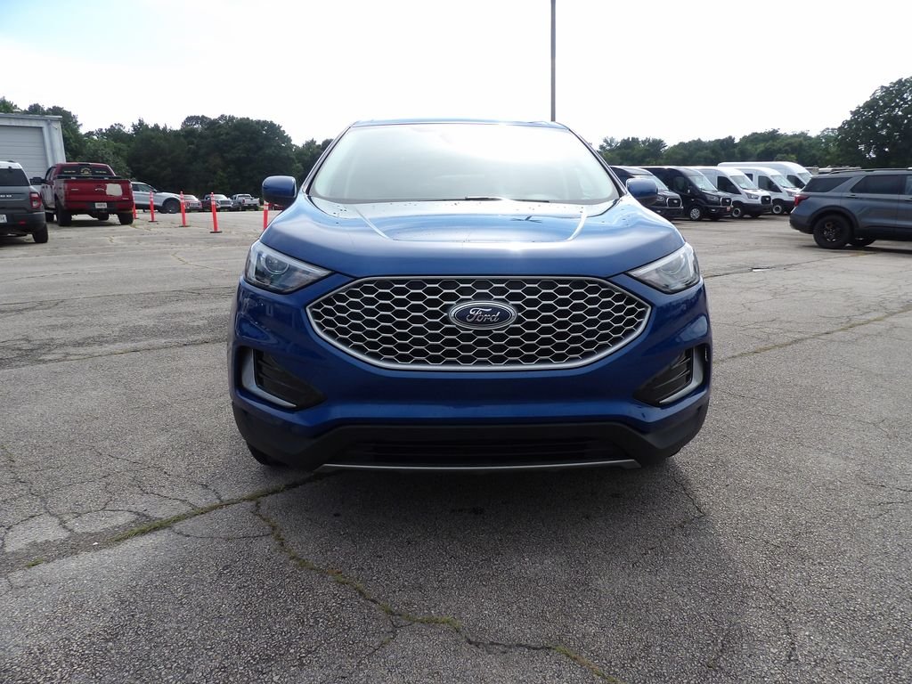 Used 2024 Blue Metallic Ford SEL image 3