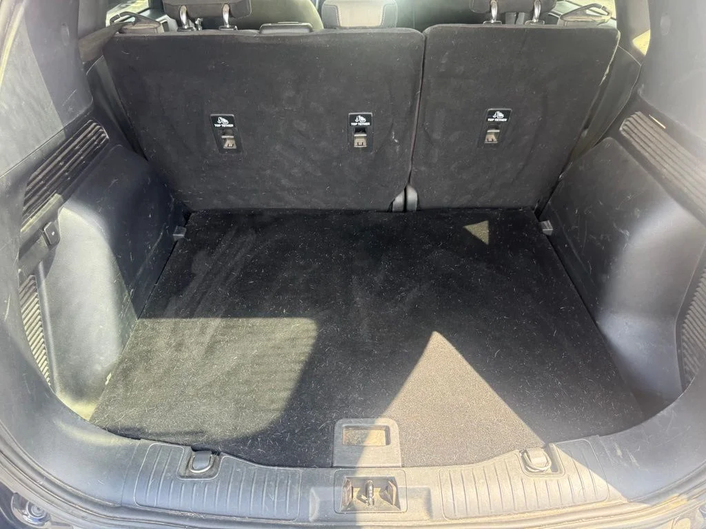 Used 2020 Black Ford SE image 41