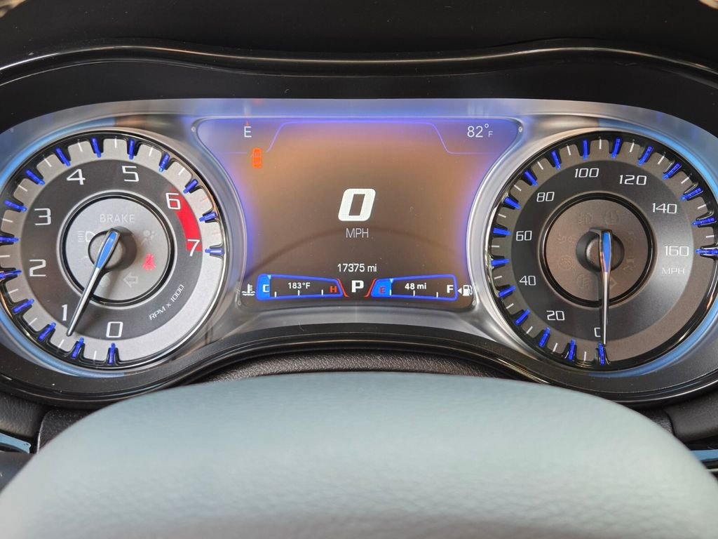 Used 2023 White Chrysler C image 29