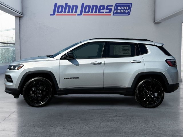 New 2026 Silver Zynith Metallic Clear-Coat Exterior Paint Jeep Latitude image 2