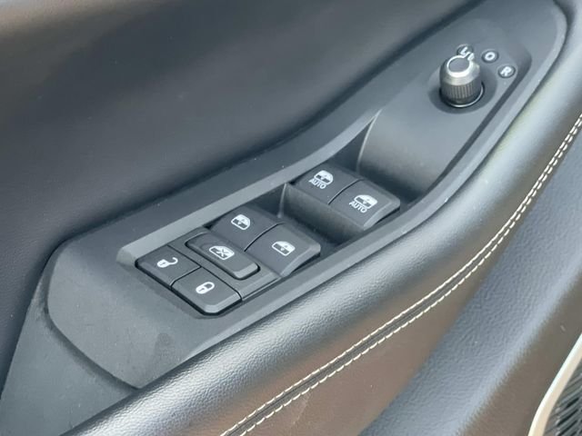 Used 2022 Red Jeep Limited image 18