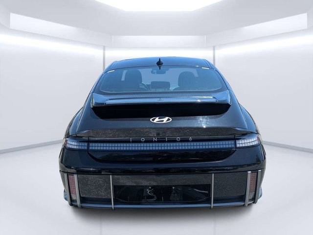Used 2023 Black Hyundai SE image 4