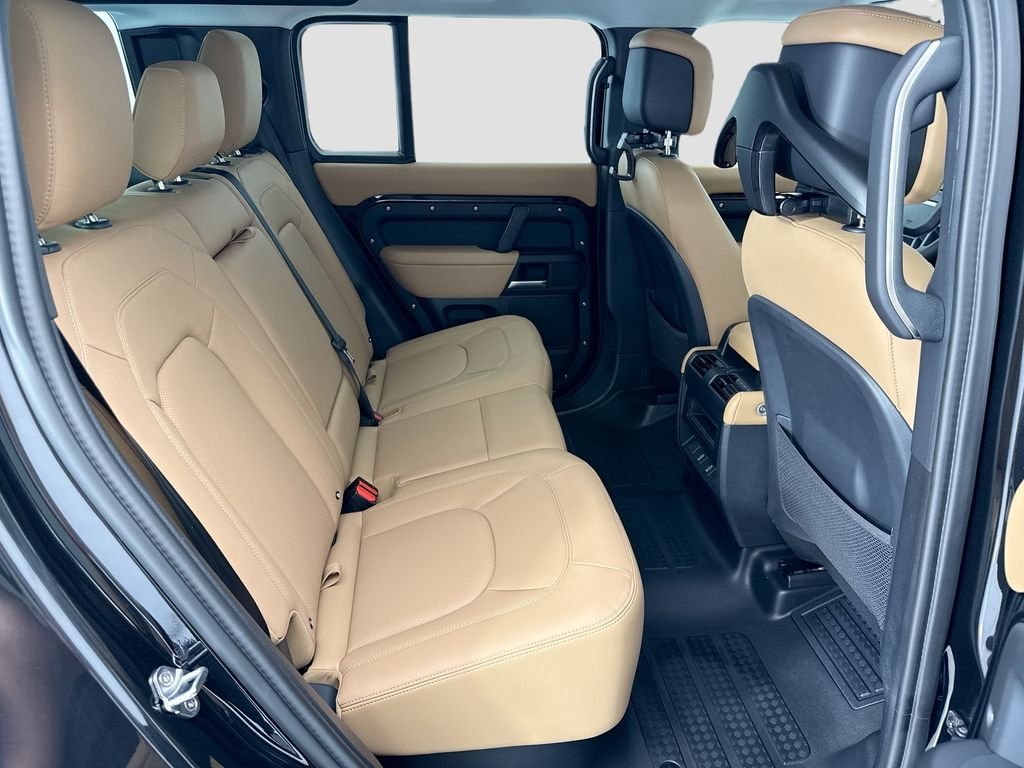 New 2026 Santorini Black Land Rover S image 20