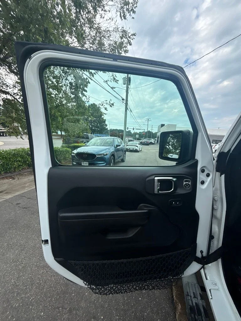 Used 2018 White Jeep Unlimited Sport S image 11