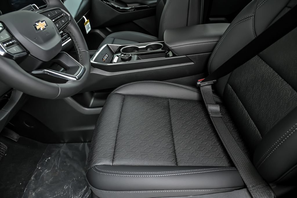 New 2027 Mosaic Black Metallic Chevrolet LT image 9