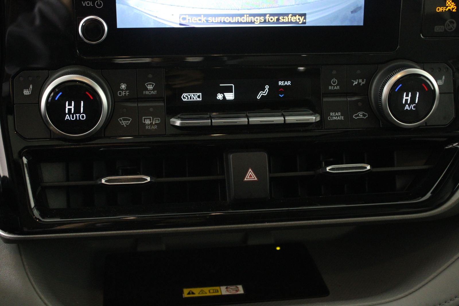 Used 2023  Toyota XLE image 27