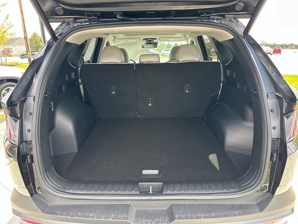New 2026 Black Hyundai SEL Premium AWD image 21
