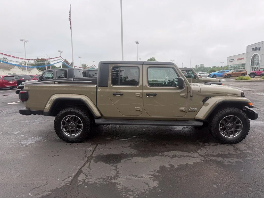 Used 2020 Green Jeep Overland image 2
