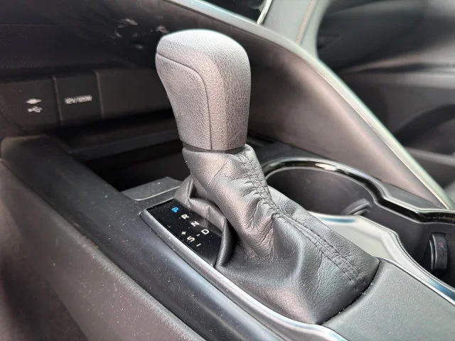Used 2018 Blue Toyota LE image 30