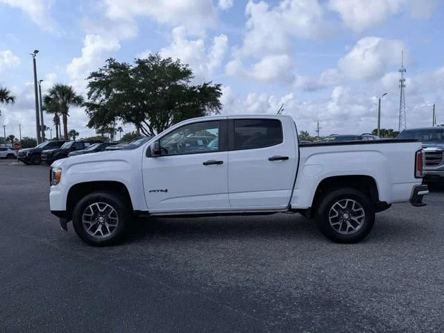 Used 2022 SUMMIT WHITE GMC 4WD AT4 w/Cloth image 6