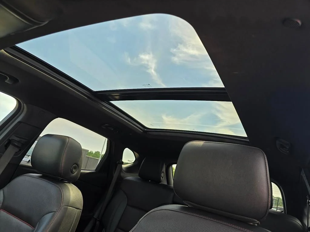 Used 2021 Silver Chevrolet RS image 7