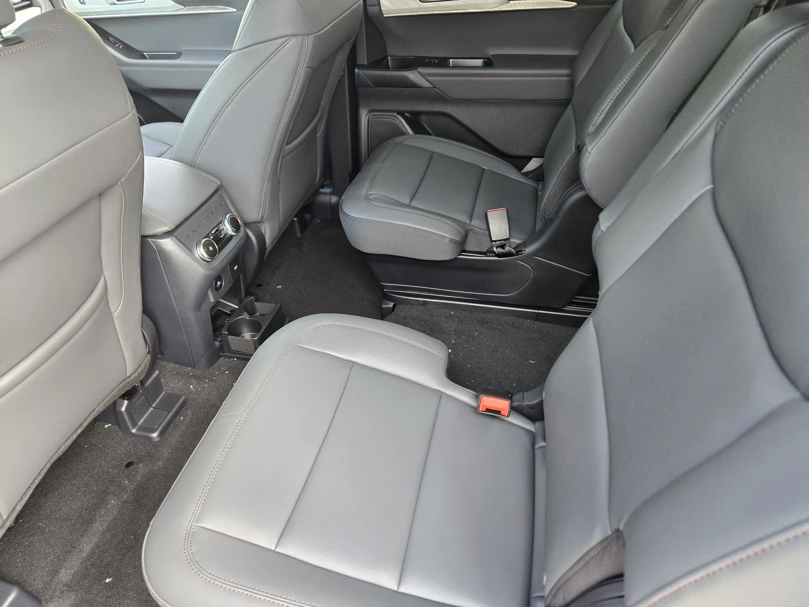New 2026 Star White Metallic Tri-Coat Ford Active image 18