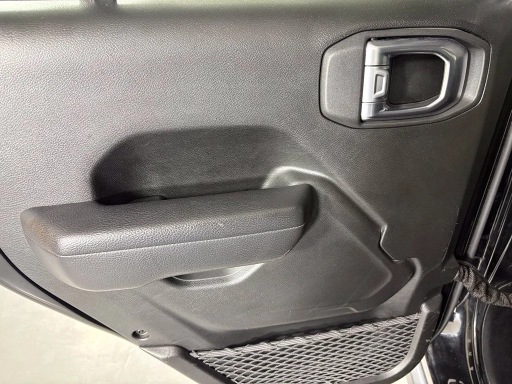 Used 2025 Black Jeep Rubicon image 37
