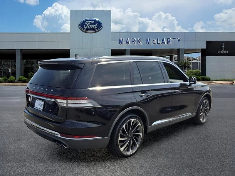 Used 2021 Black LINCOLN RESERVE AWD image 5
