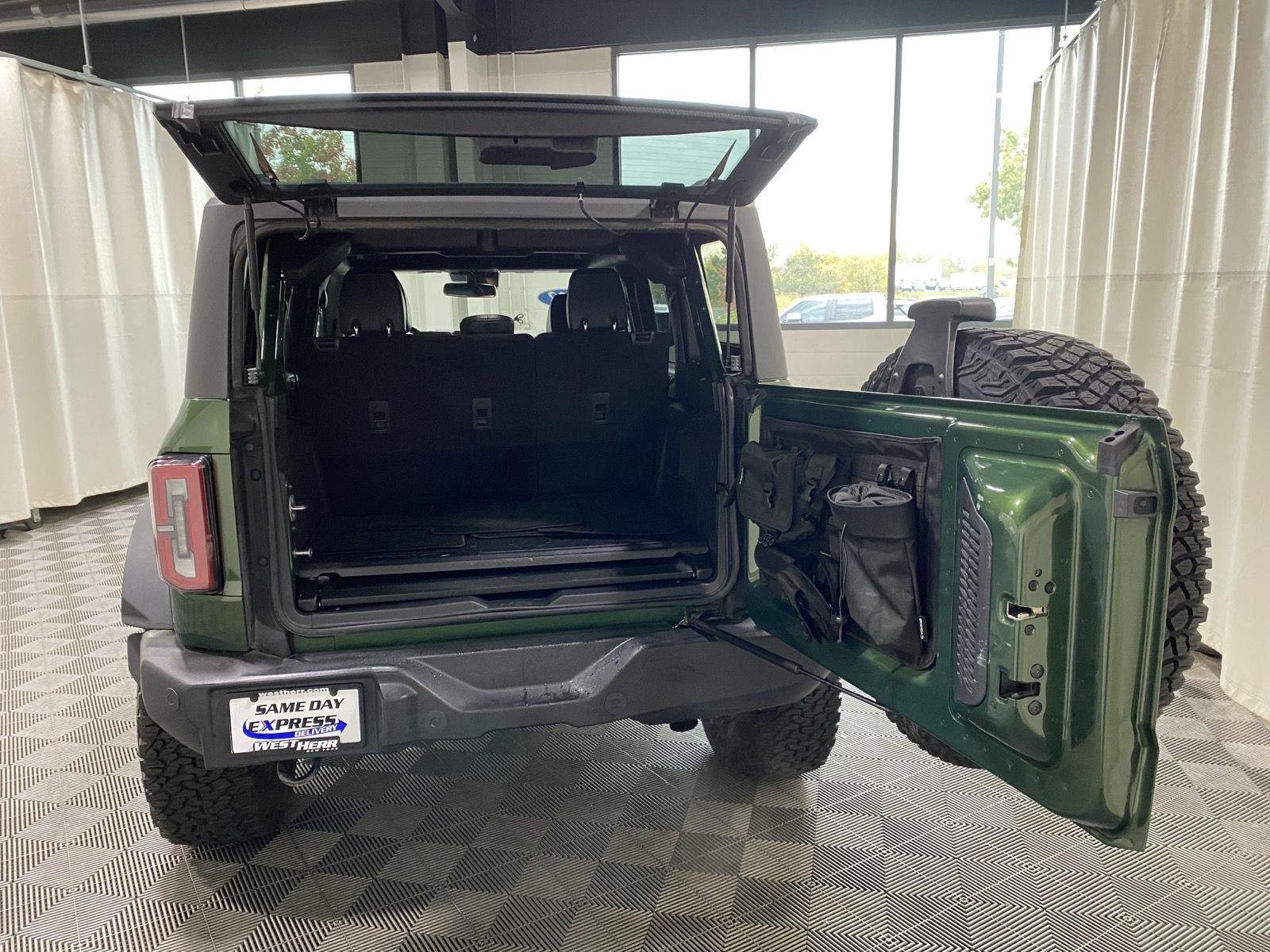 Used 2022 Eruption Green Ford Wildtrak Advanced image 16