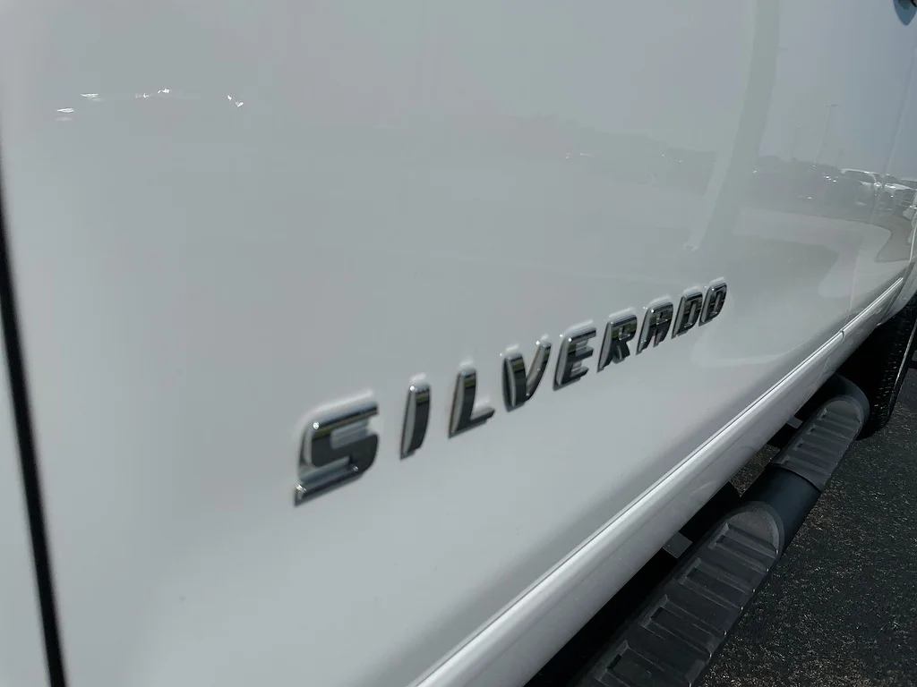 Used 2019 Summit White Chevrolet LT image 29