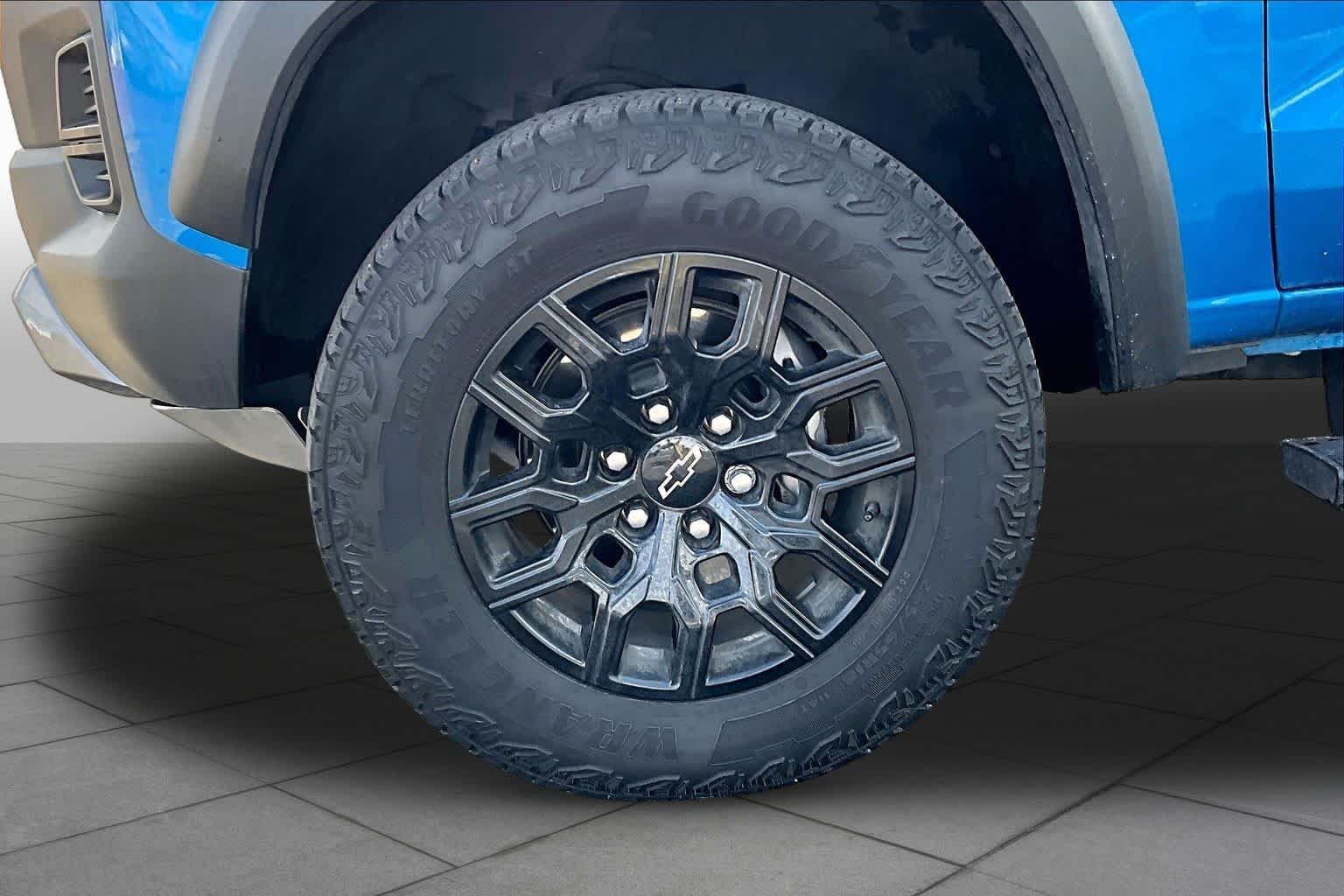 Used 2024 Glacier Blue Metallic Chevrolet 4WD Trail Boss image 10
