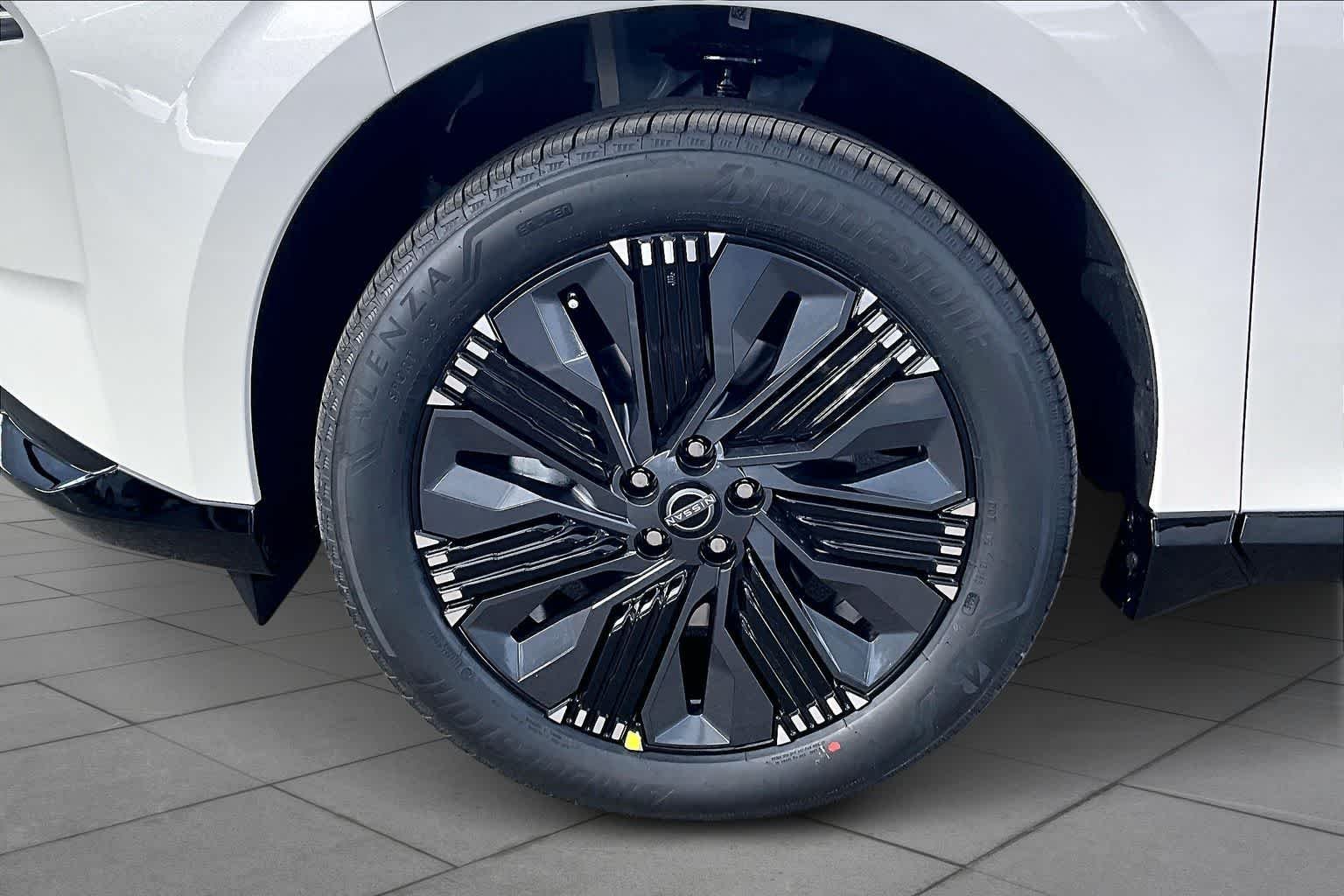New 2026 Everest White Pearl TriCoat Nissan Platinum image 9