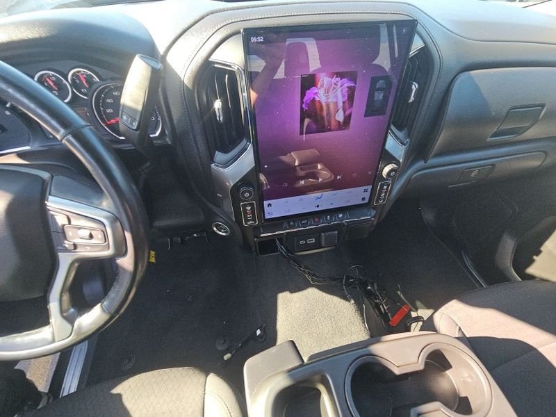Used 2020 Shadow Gray Metallic Chevrolet LT image 16