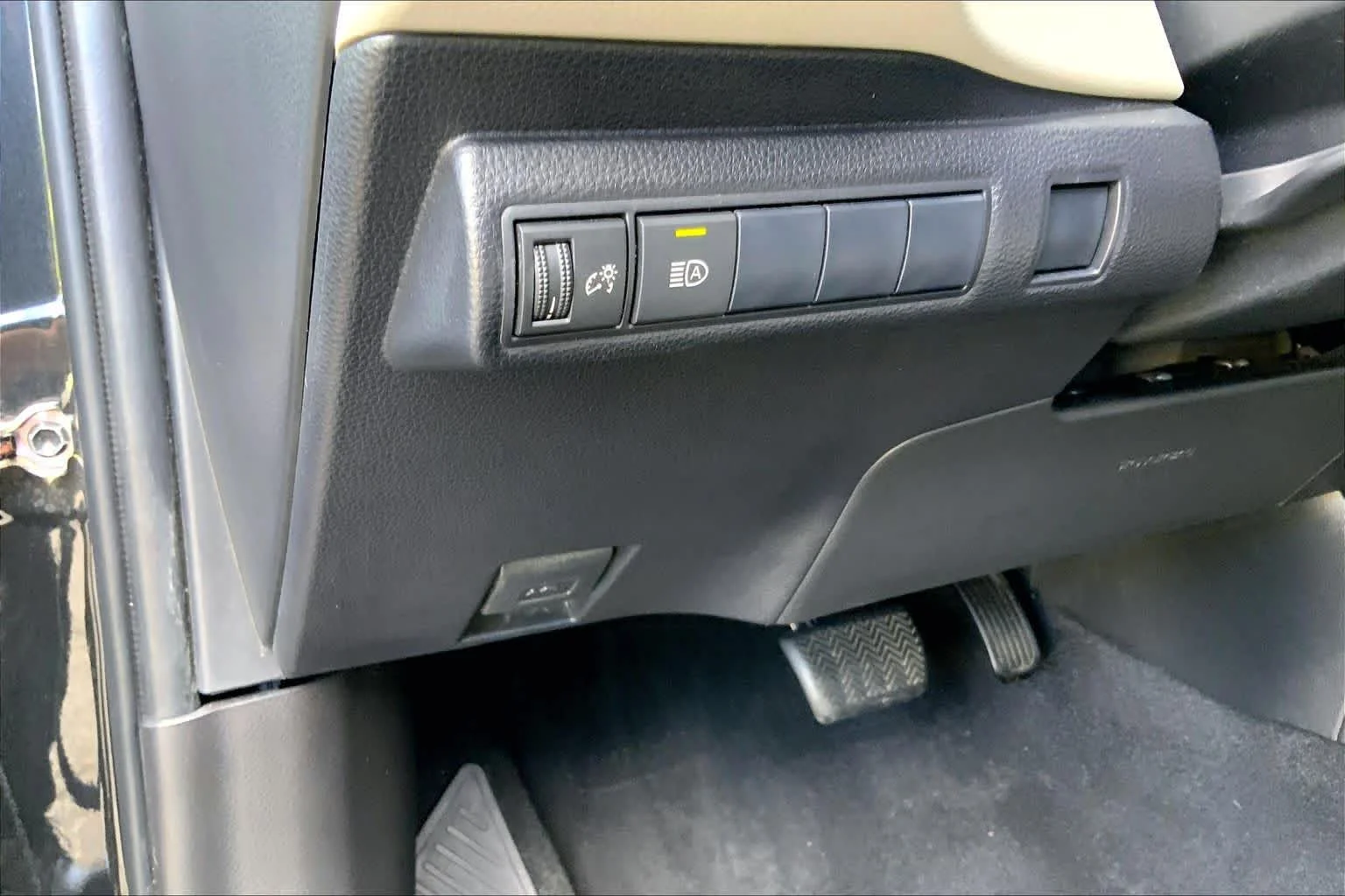 Used 2021 Black Sand Pearl Toyota LE image 37