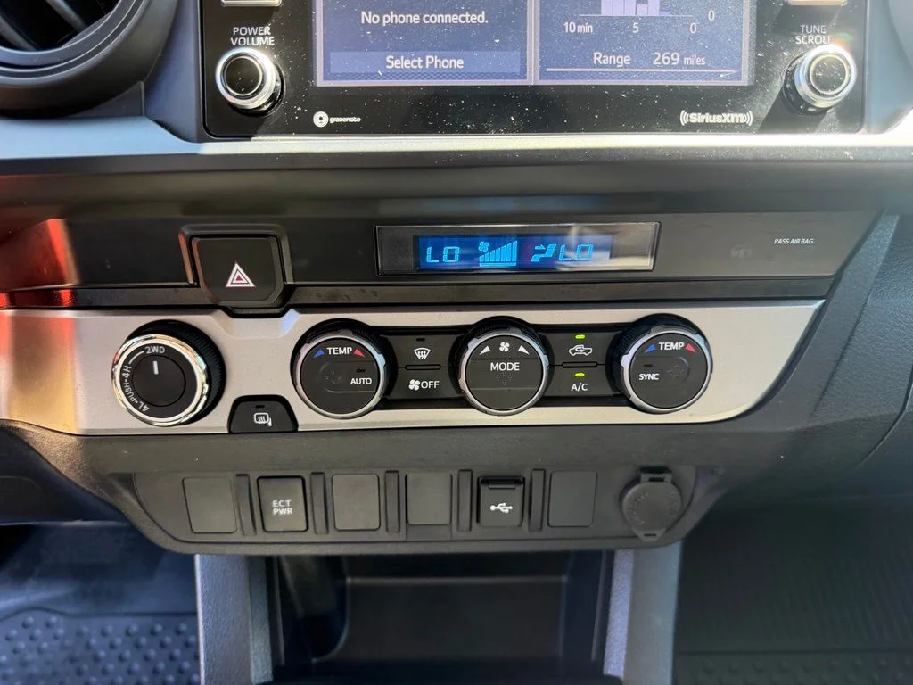 Used 2022 White Toyota SR image 23