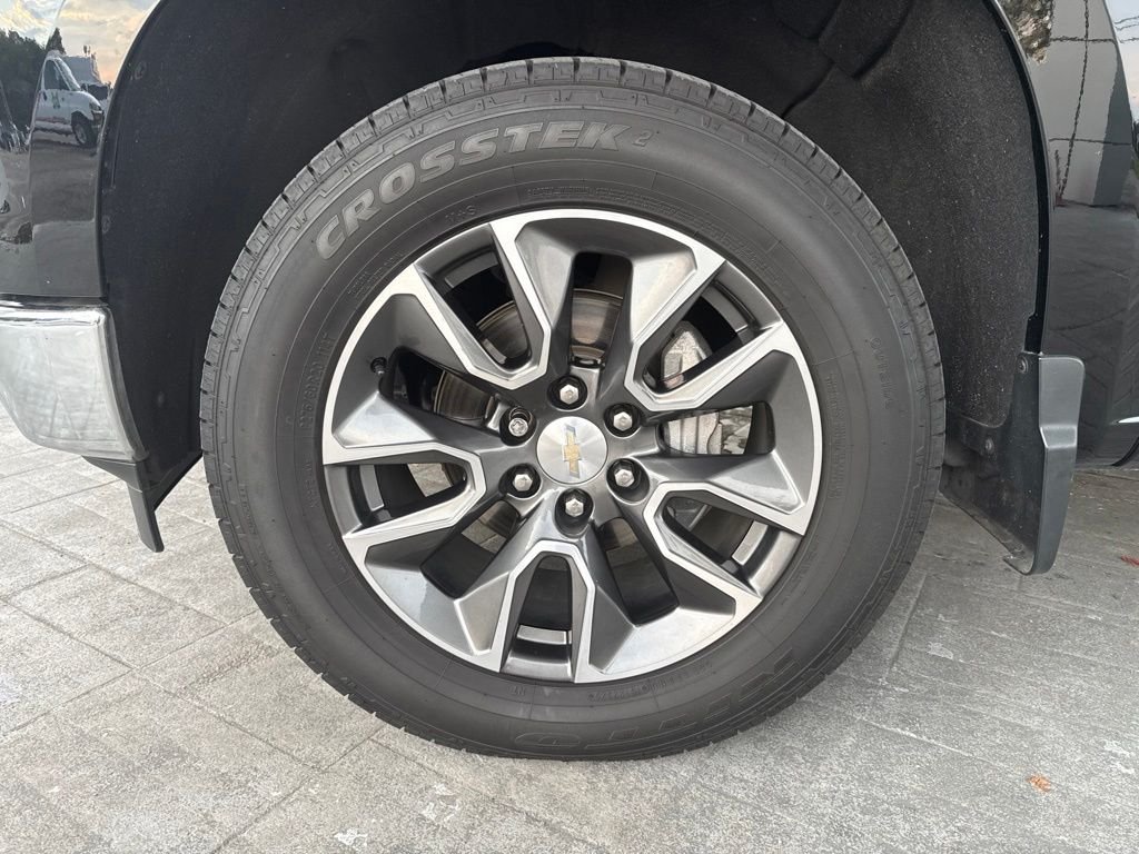 Used 2022 Black Chevrolet LT image 17