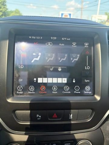 Used 2021 Black Jeep Latitude Lux image 14